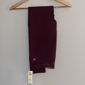 Maroon performance leggings